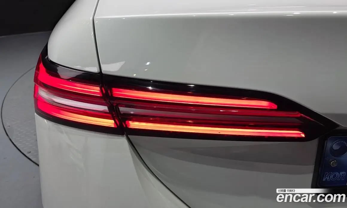 BMW 5 серия 2023 2.0 автомат (гидро), фото 9