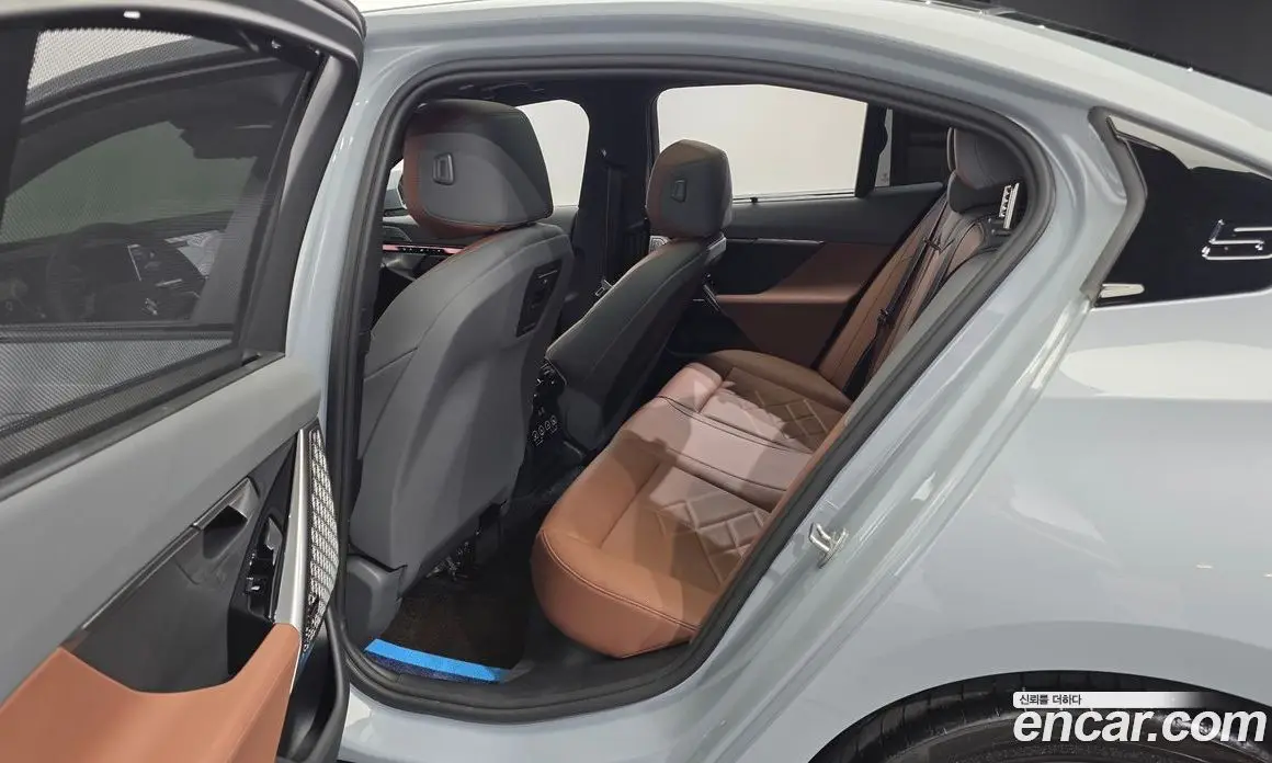 BMW 5 серия 2025 2.0 автомат (гидро), фото 11