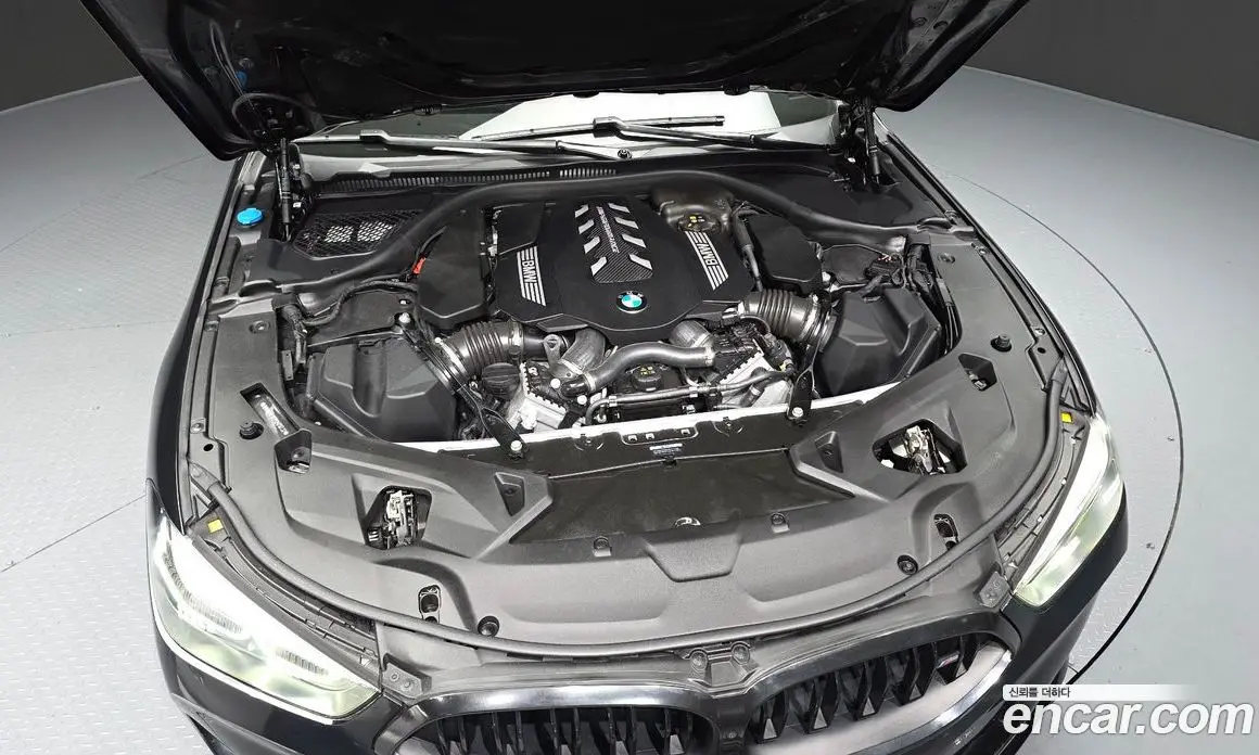 BMW 8 серия 2023 4.4 автомат (гидро), фото 6