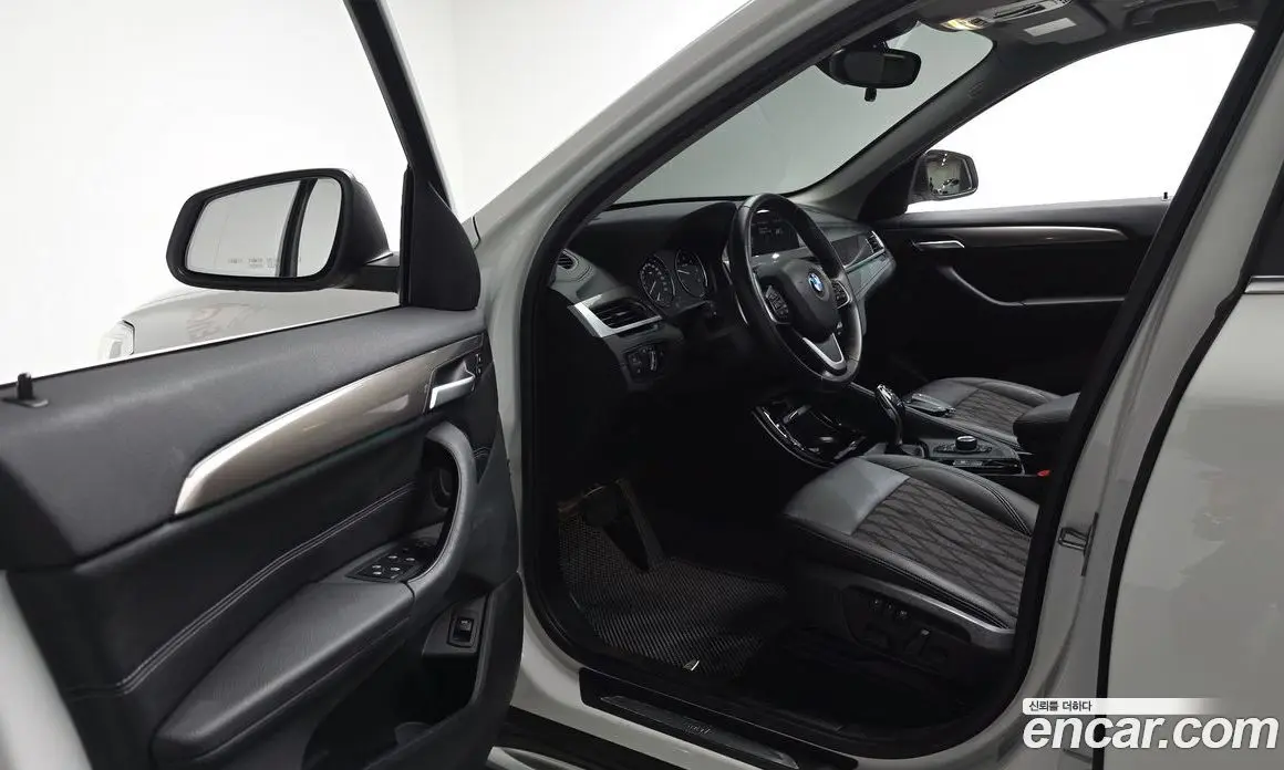 BMW X1 2020 2.0 автомат (гидро), фото 12