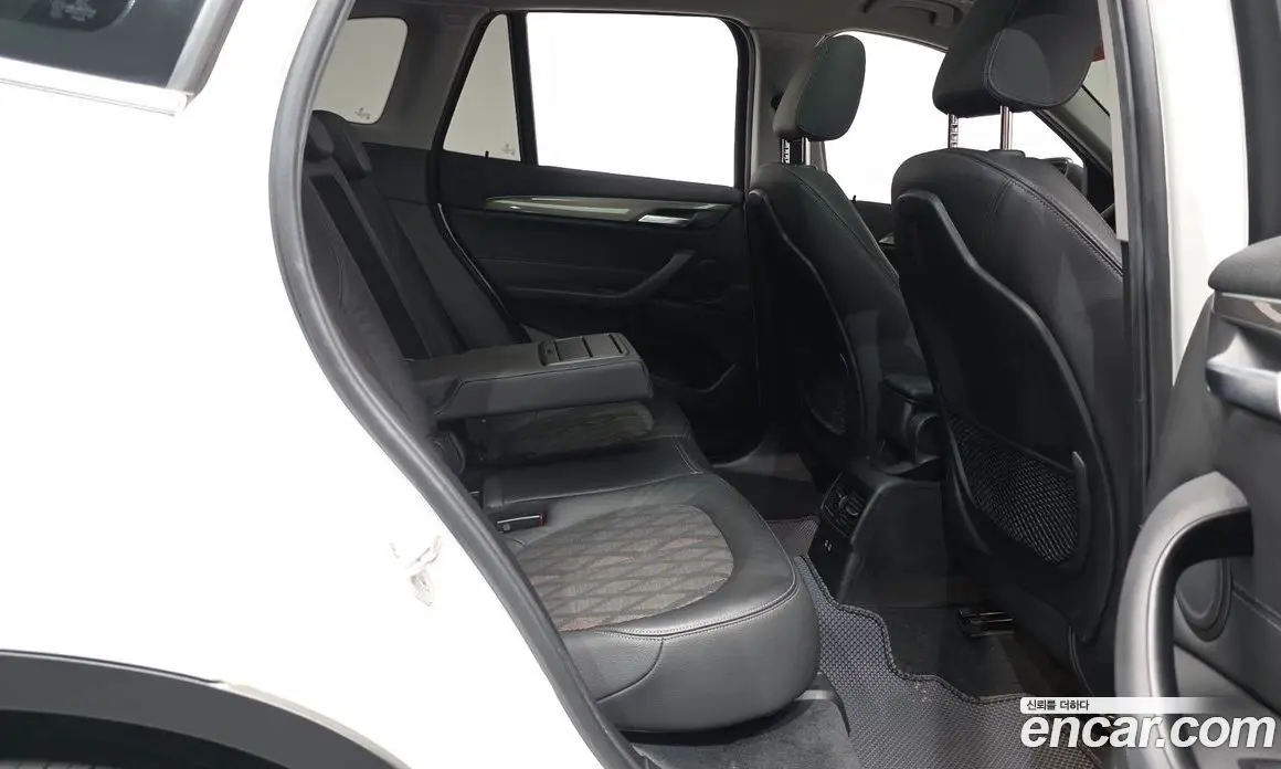 BMW X1 2020 2.0 автомат (гидро), фото 16