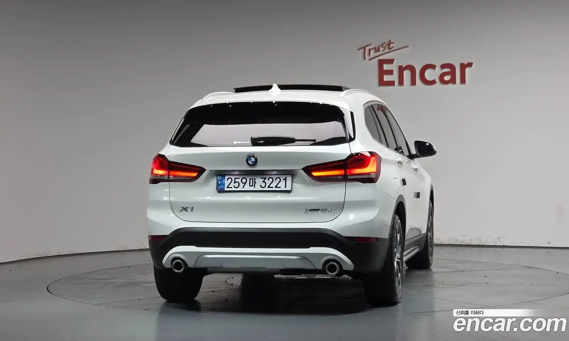 BMW X1 2020 2.0 автомат (гидро), фото 3