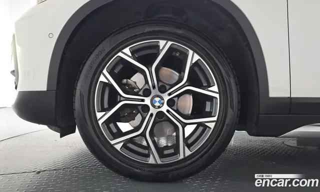 BMW X1 2020 2.0 автомат (гидро), миниатюра 4