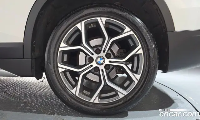BMW X1 2020 2.0 автомат (гидро), миниатюра 6