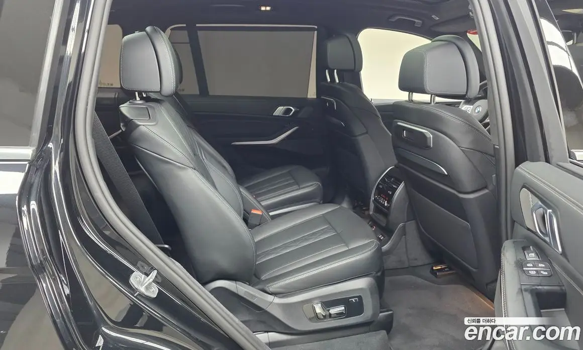 BMW X7 2025 3.0 автомат (гидро), фото 17