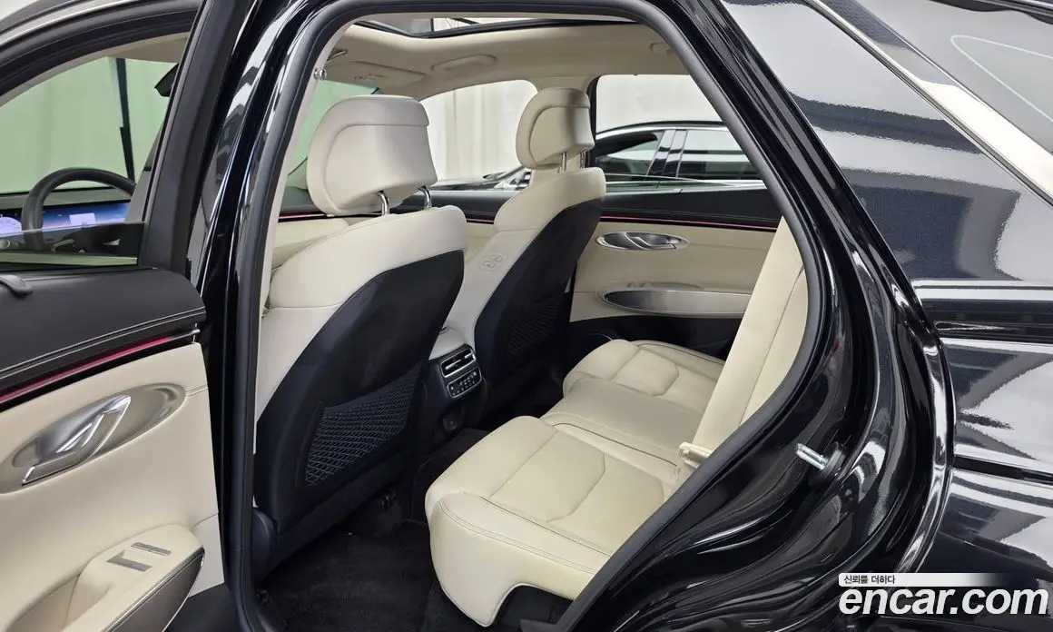 Genesis GV70 2024 2.5 автомат (гидро), фото 16