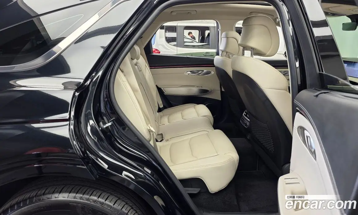 Genesis GV70 2024 2.5 автомат (гидро), фото 18