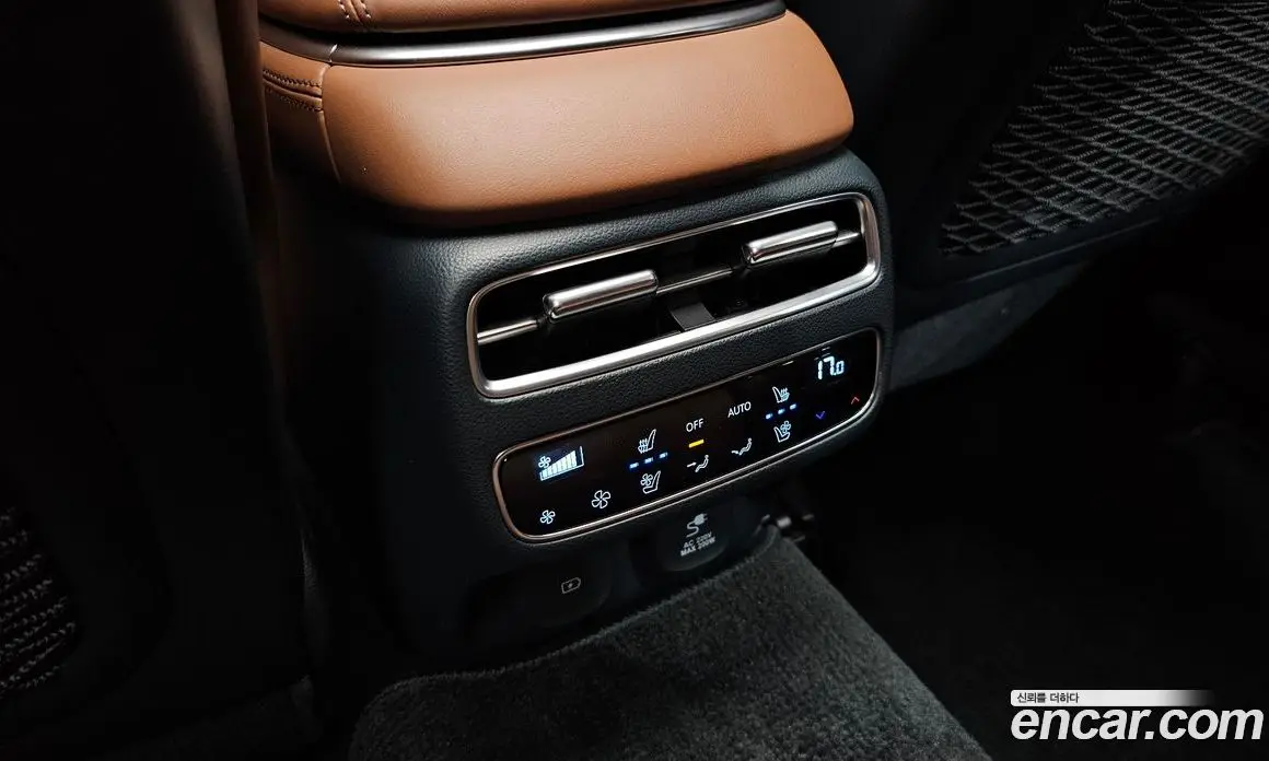 Genesis GV70 2024 2.5 автомат (гидро), фото 24