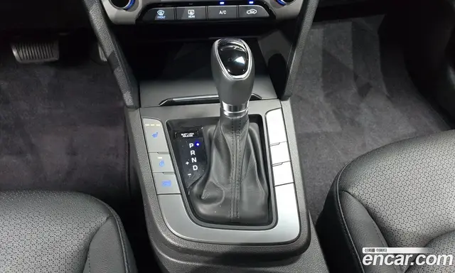 Hyundai Avante 2015 1.6 автомат (гидро), миниатюра 9