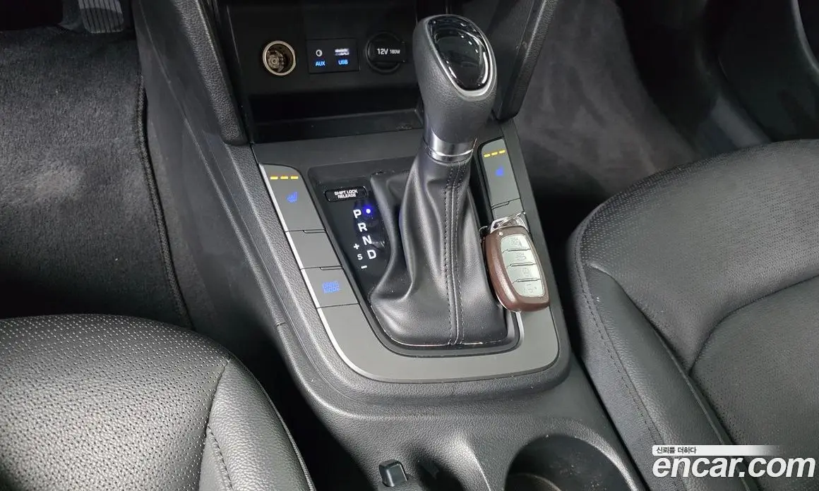 Hyundai Avante 2019 1.6 автомат (гидро), фото 12