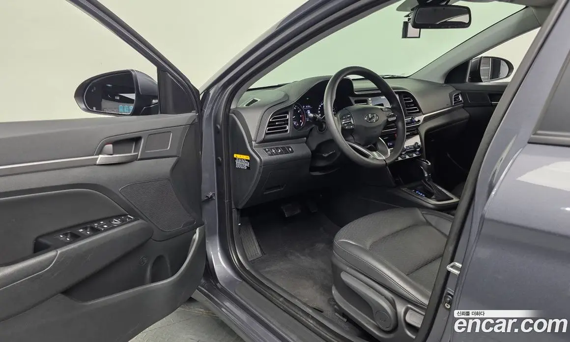 Hyundai Avante 2019 1.6 автомат (гидро), фото 13