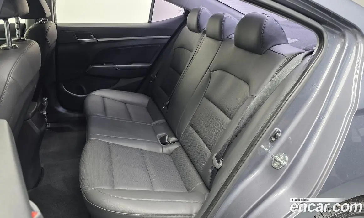 Hyundai Avante 2019 1.6 автомат (гидро), фото 16
