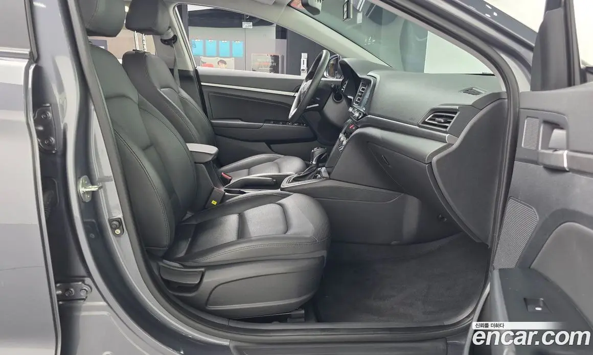 Hyundai Avante 2019 1.6 автомат (гидро), фото 17