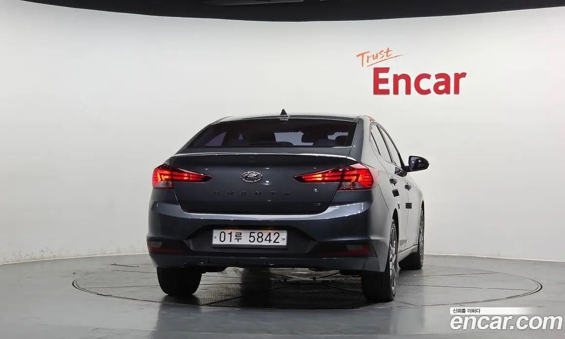 Hyundai Avante 2019 1.6 автомат (гидро), фото 4