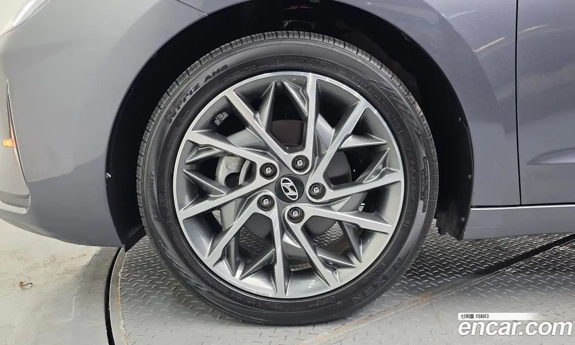 Hyundai Avante 2019 1.6 автомат (гидро), фото 5