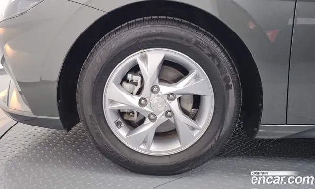 Hyundai Avante 2020 1.6 автомат (гидро), миниатюра 5