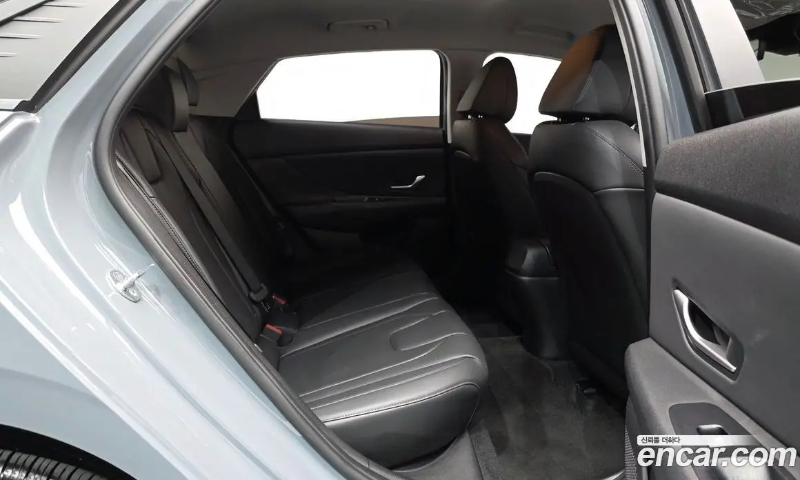 Hyundai Avante 2021 1.6 автомат (гидро), фото 11