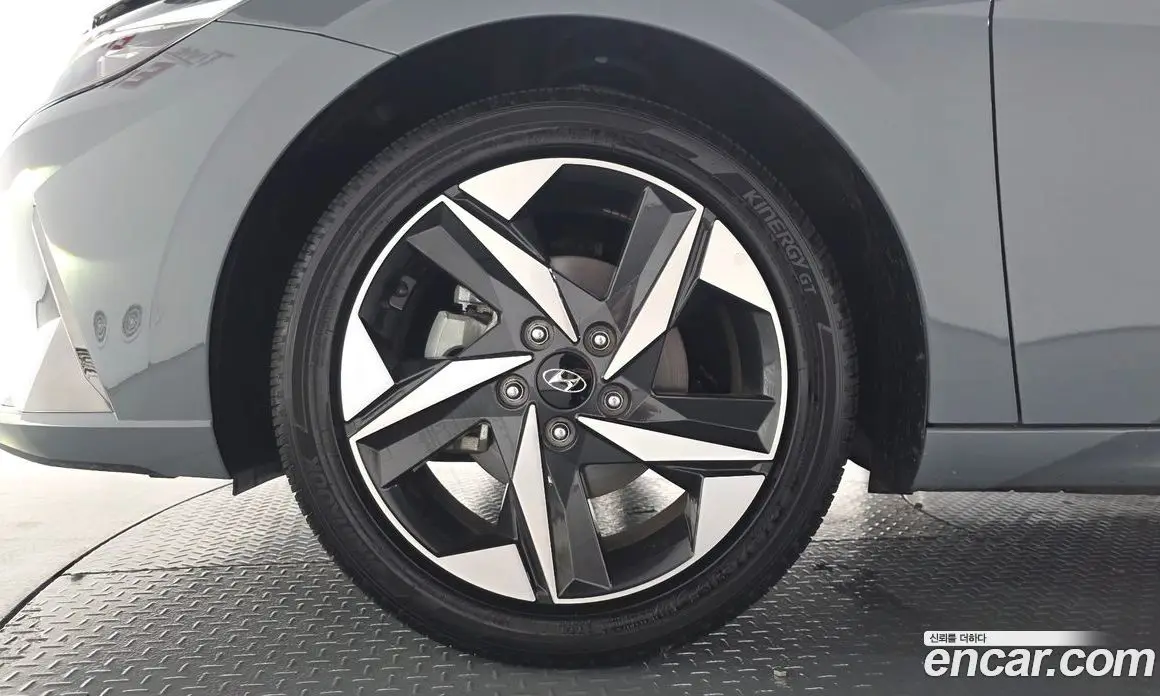 Hyundai Avante 2021 1.6 автомат (гидро), фото 5