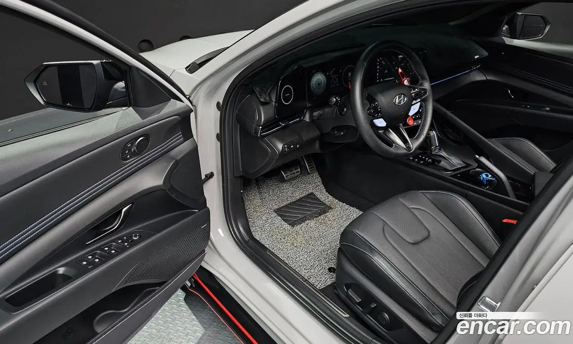 Hyundai Avante 2023 2.0 автомат (гидро), фото 13