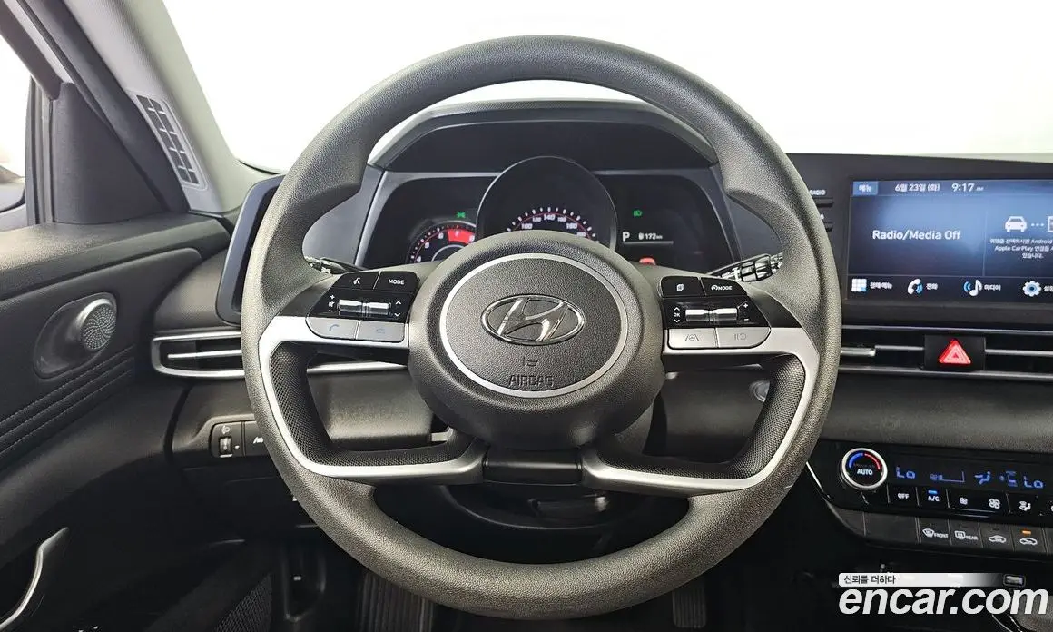 Hyundai Avante 2023 1.6 автомат (гидро), фото 13