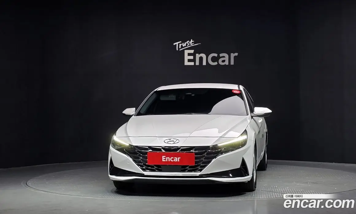Hyundai Avante 2023 1.6 автомат (гидро), фото 3