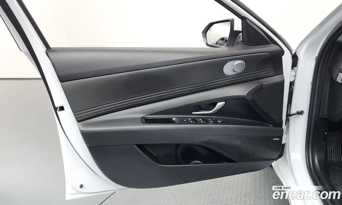 Hyundai Avante 2024 1.6 автомат (гидро), фото 14