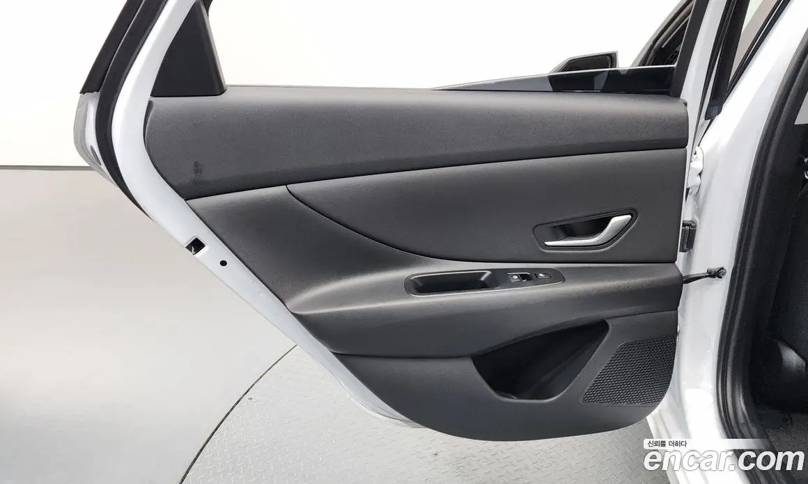 Hyundai Avante 2024 1.6 автомат (гидро), фото 15