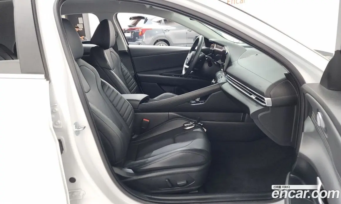 Hyundai Avante 2024 1.6 автомат (гидро), фото 16