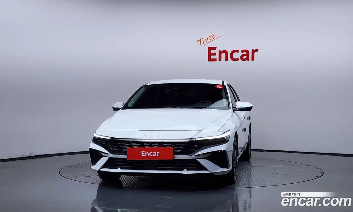 Hyundai Avante 2024 1.6 автомат (гидро), фото 3