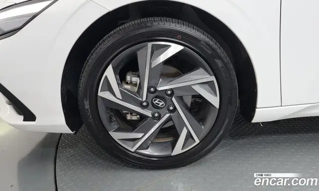 Hyundai Avante 2024 1.6 автомат (гидро), миниатюра 5