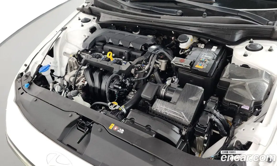 Hyundai Avante 2024 1.6 автомат (гидро), фото 6