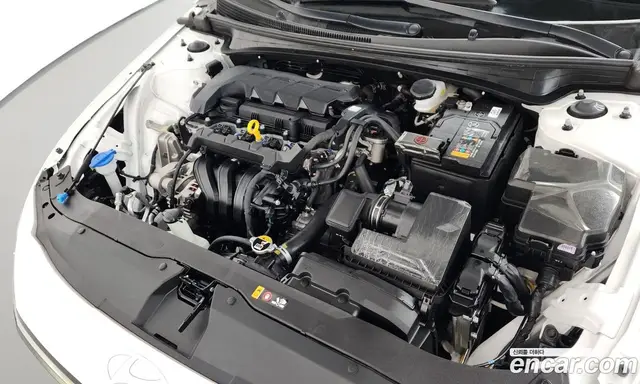 Hyundai Avante 2024 1.6 автомат (гидро), миниатюра 6