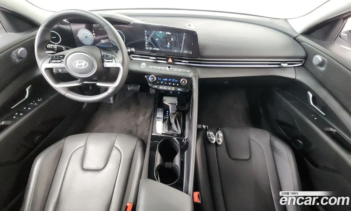 Hyundai Avante 2024 1.6 автомат (гидро), фото 10