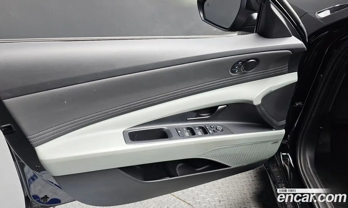 Hyundai Avante 2024 1.6 автомат (гидро), фото 14
