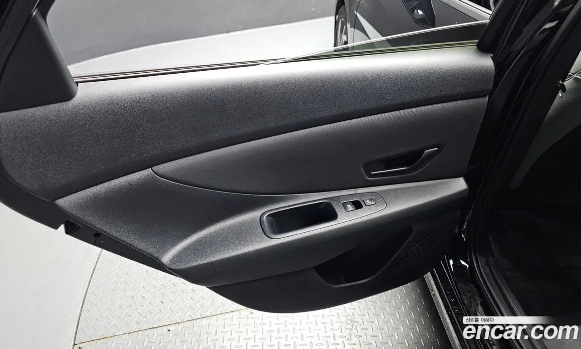 Hyundai Avante 2024 1.6 автомат (гидро), фото 15