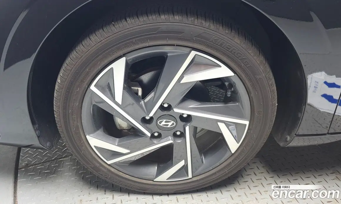 Hyundai Avante 2024 1.6 автомат (гидро), фото 28