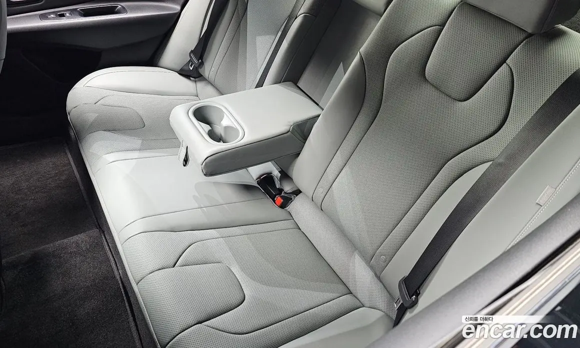 Hyundai Avante 2024 1.6 автомат (гидро), фото 32