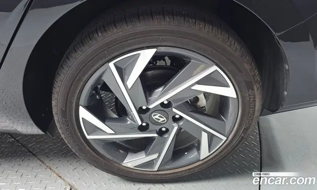 Hyundai Avante 2024 1.6 автомат (гидро), миниатюра 7