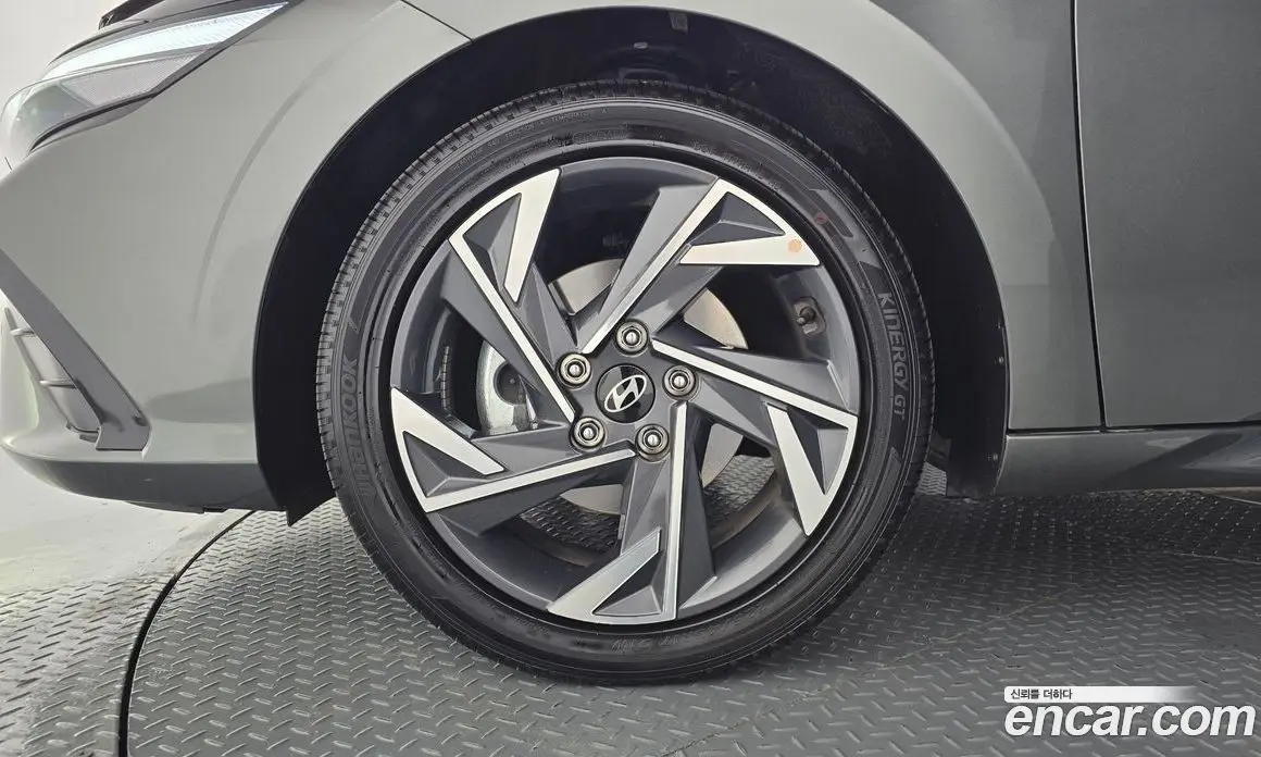 Hyundai Avante 2025 1.6 автомат (гидро), фото 5