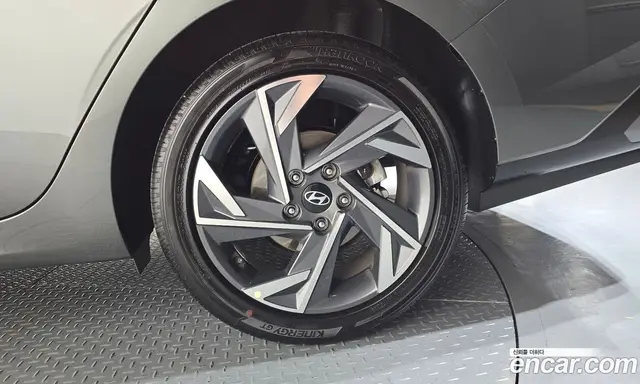 Hyundai Avante 2025 1.6 автомат (гидро), миниатюра 7