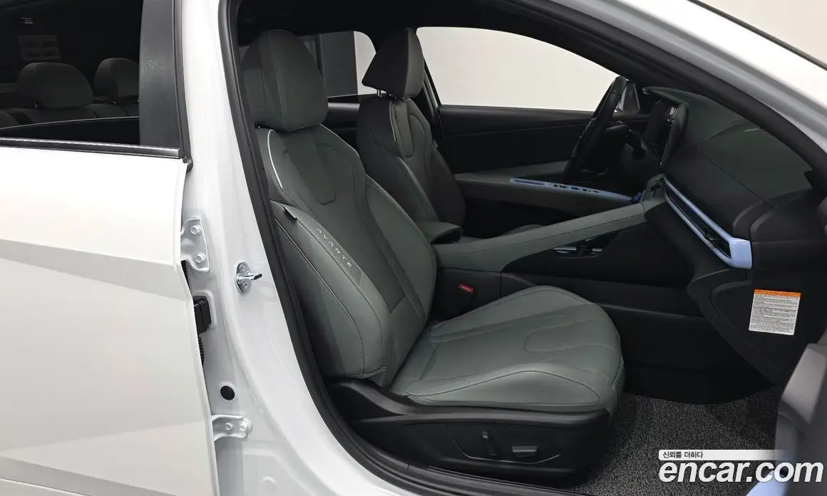 Hyundai Avante 2025 1.6 автомат (гидро), фото 11