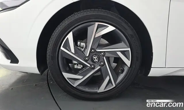 Hyundai Avante 2025 1.6 автомат (гидро), миниатюра 5