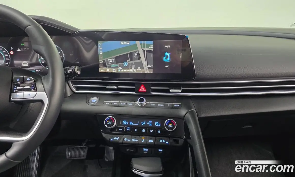 Hyundai Avante 2025 1.6 автомат (гидро), фото 14