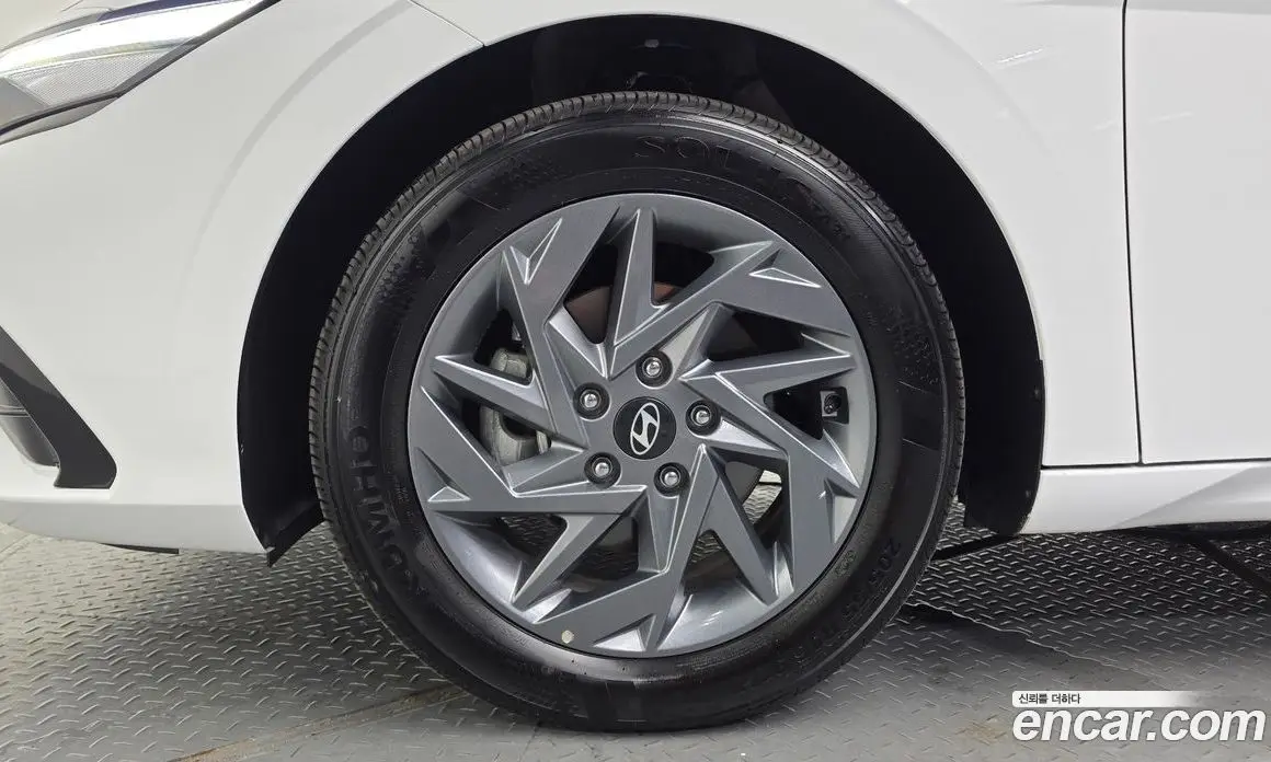 Hyundai Avante 2025 1.6 автомат (гидро), фото 5