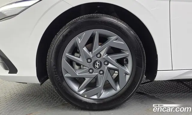 Hyundai Avante 2025 1.6 автомат (гидро), миниатюра 5