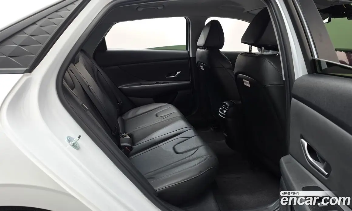 Hyundai Avante 2025 1.6 автомат (гидро), фото 17