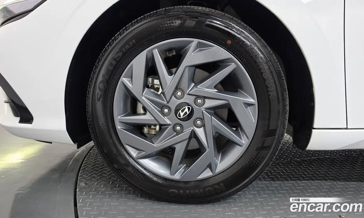 Hyundai Avante 2025 1.6 автомат (гидро), фото 5