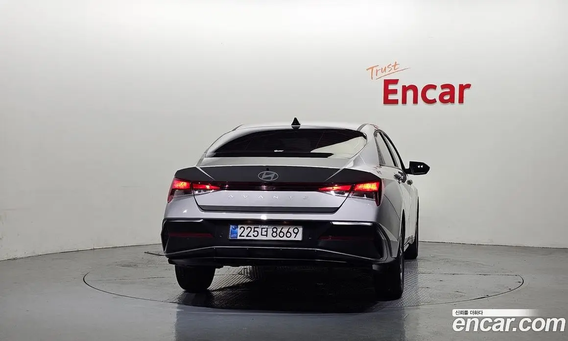 Hyundai Avante 2025 1.6 автомат (гидро), фото 4