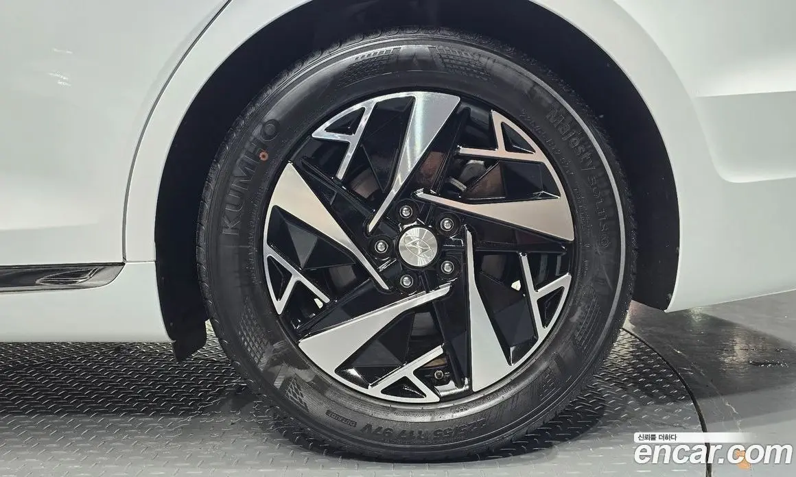 Hyundai Grandeur 2022 2.4 автомат (гидро), фото 6