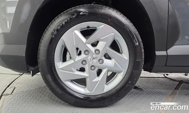 Hyundai Kona 2025 1.6 автомат (гидро), миниатюра 5